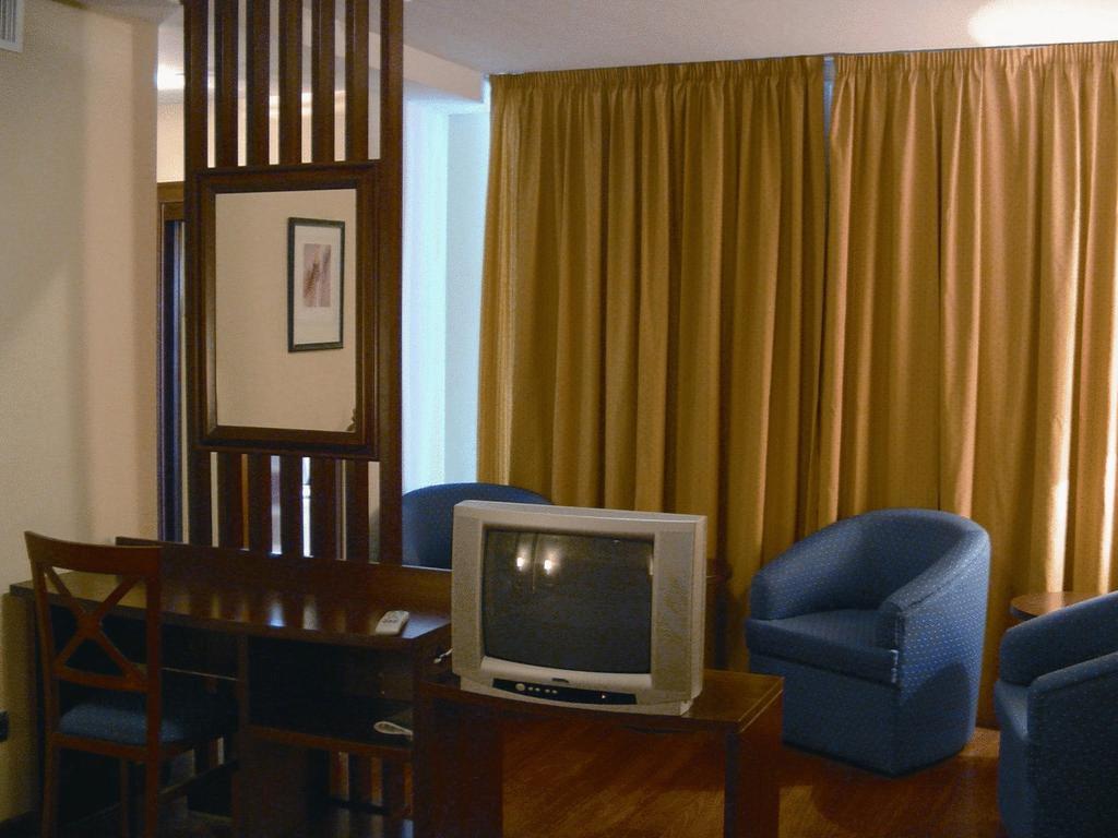 فندق بيليكْروسفي  Hg Gaona الغرفة الصورة